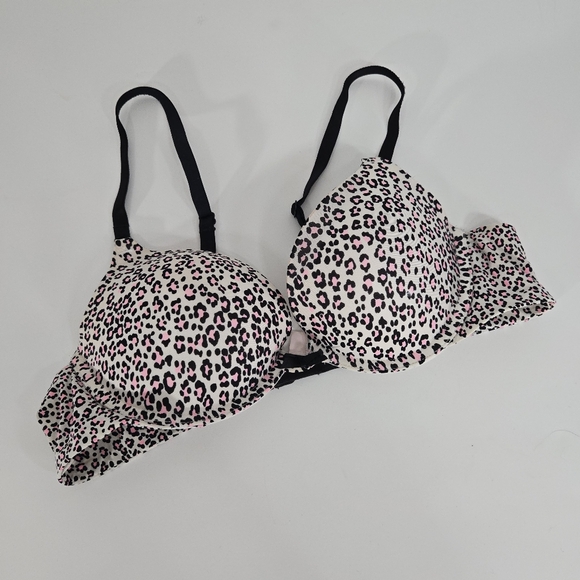 Victoria's Secret Other - Victoria's Secret printed push-up bra